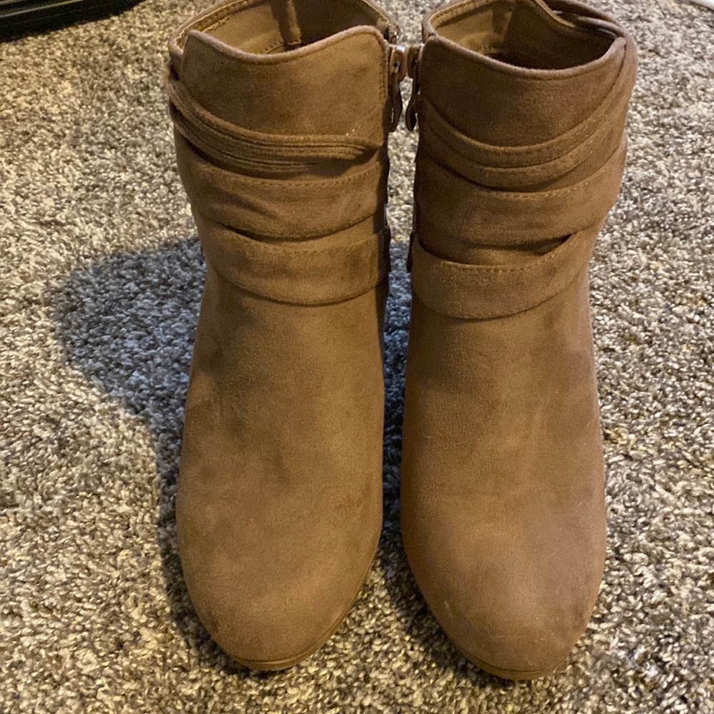 Dress up shoes!! Wore them one time l